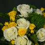 Buchet de trandafiri albi si galbeni