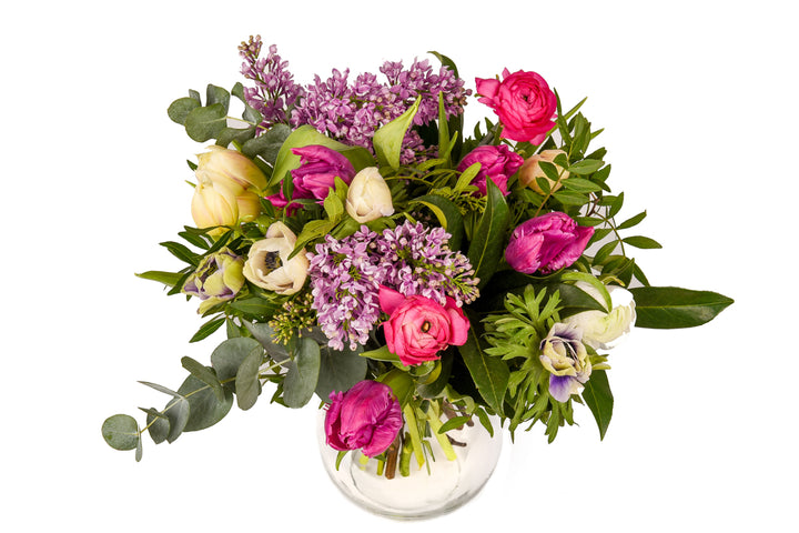 Buchet de liliac, ranunculus, anemone, lalele