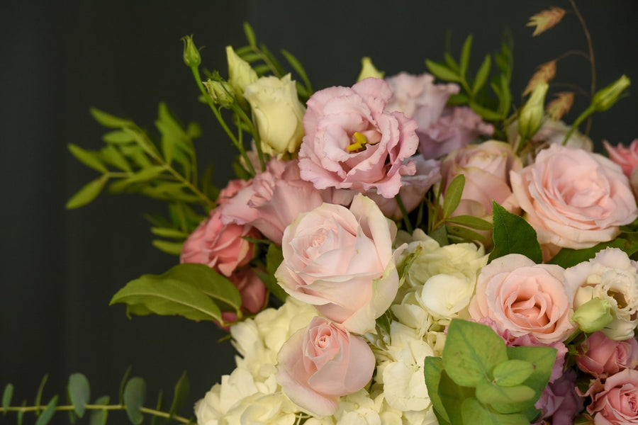 Buchet de hortensii si lisianthus