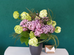 Buchet de liliac si viburnum